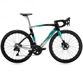 2024 Pinarello Dura Ace Di2 - Nebula Green Silver Road Bike Napier